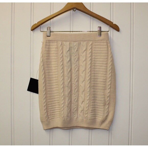 Lulus NWT Cable Knit Sweater Skirt Stretchy Elastic Waist Lightweight Size M - Picture 9 of 9
